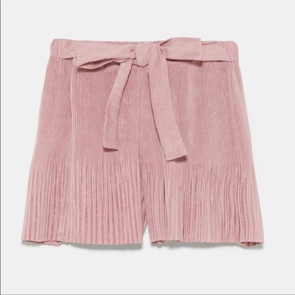NEW Zara Pleated/Suede/velvet Shorts - Picture 10 of 14